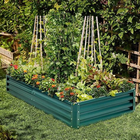9. Guide the eye with a pair of planter boxes