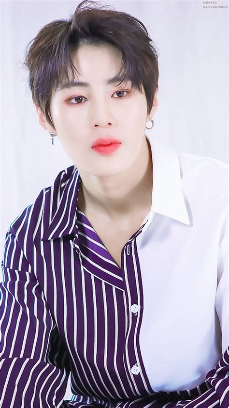 9. Ha SungWoon