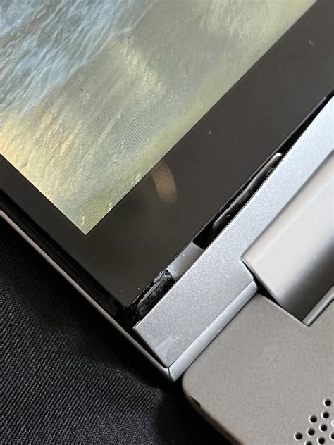 9. Issues With The Screen Hinge