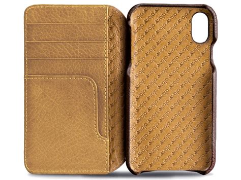 9. Vaja Wallet Case