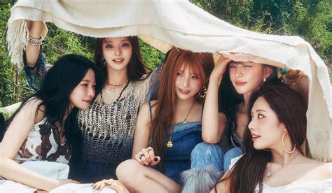 9. flover (fromis_9)