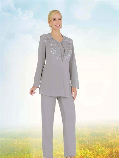 A Classic Evening Pant Suit Looks Great With the Right Accessories