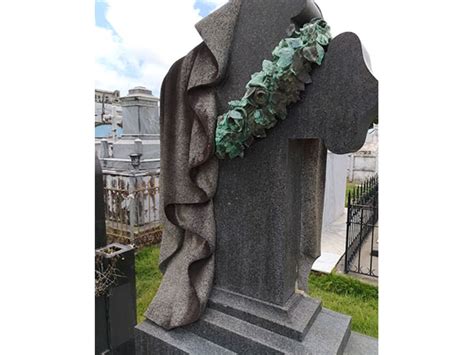 #11 - A Mulher da Capa Preta | Terror: Under The Bed Amino