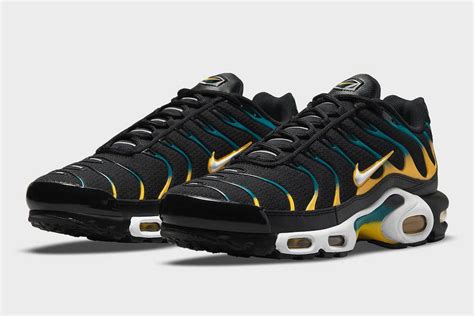 AIR MAX PLUS COLORWAYS