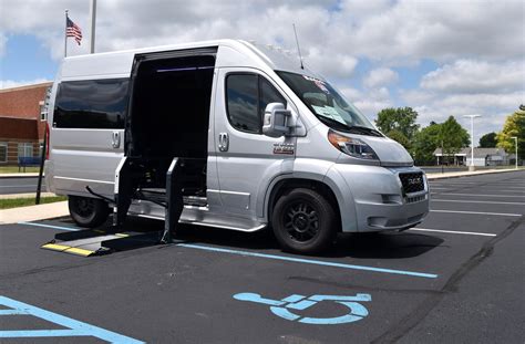 Accessible van Naples