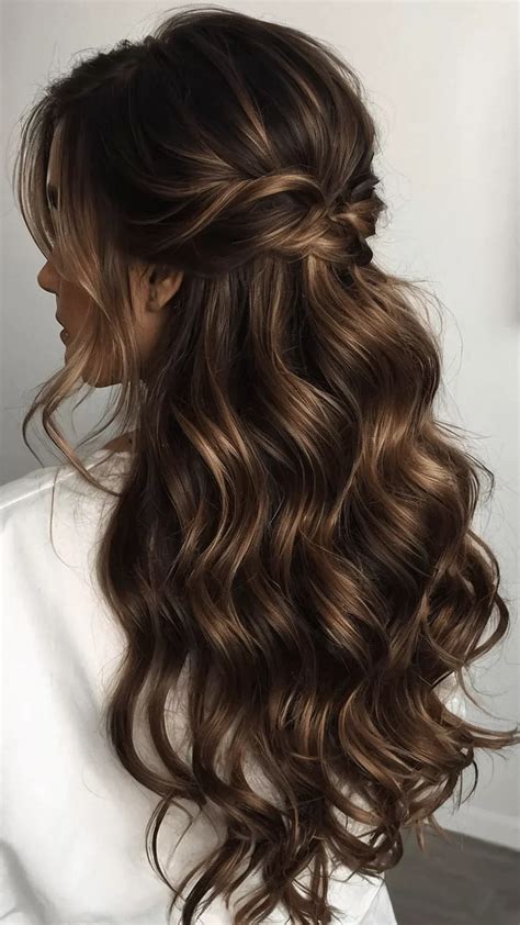 Achieving Your Perfect Wavy Hair Style