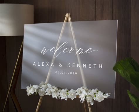 Stunning Acrylic Wedding Signs to Elevate Your Event Decor | Perfect for Modern Couples