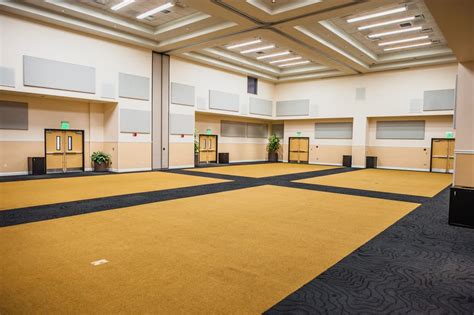 Adaptable square footage ballroom