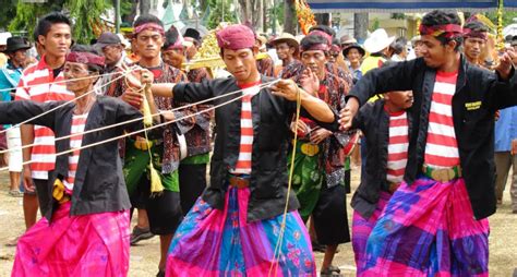 Apa Itu Hari Raya Galungan Berikut Sejarah Makna Dan Perayaannya