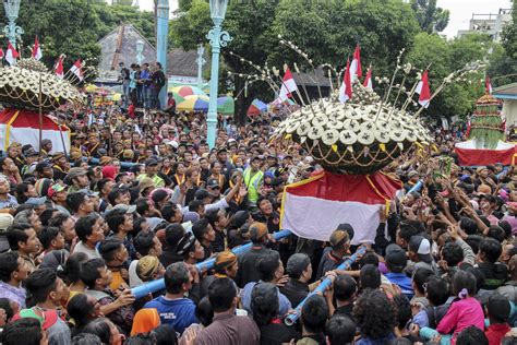 Upacara Adat Apa Saja yang Terkenal di Indonesia? Yuk, Cari Tahu