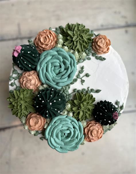 Advanced Flower Cake Piping Techniques