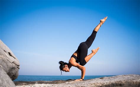 Here Are 4 Tips To Elevate Your Arm Balance Practice Jal Yoga