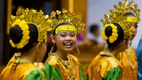 Agama dan Tradisi Brunei Darussalam