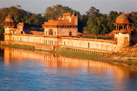 Agra Fort Express Entry Benefits