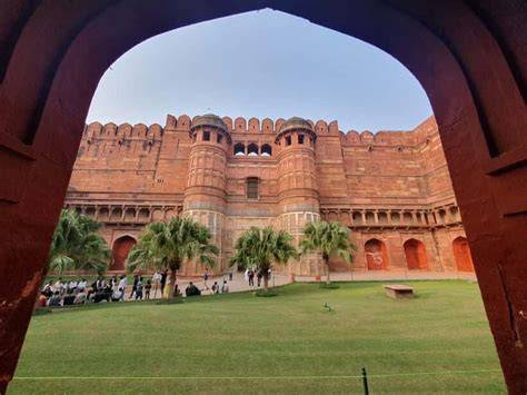 Agra Tour Drawbacks
