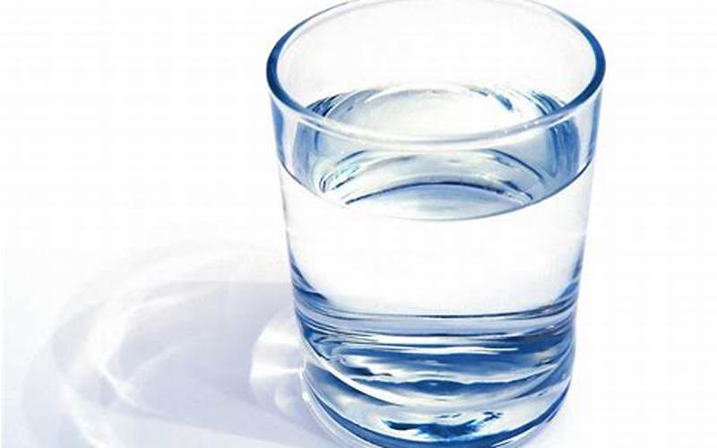 Air Putih Dalam Gelas