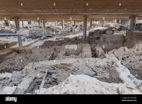 Akrotiri Excavation Tour Review: Is it worth it?