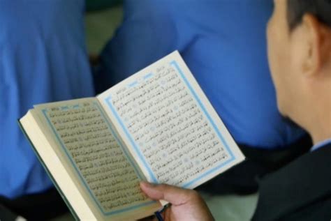 Al-Qur'an istimewa di mata umat muslim Indonesia