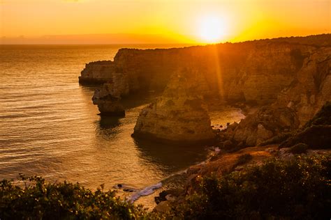 Algarve Sunset Photo Shoot: A Golden Hour Beach Review