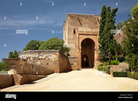 Alhambra Entrance Line