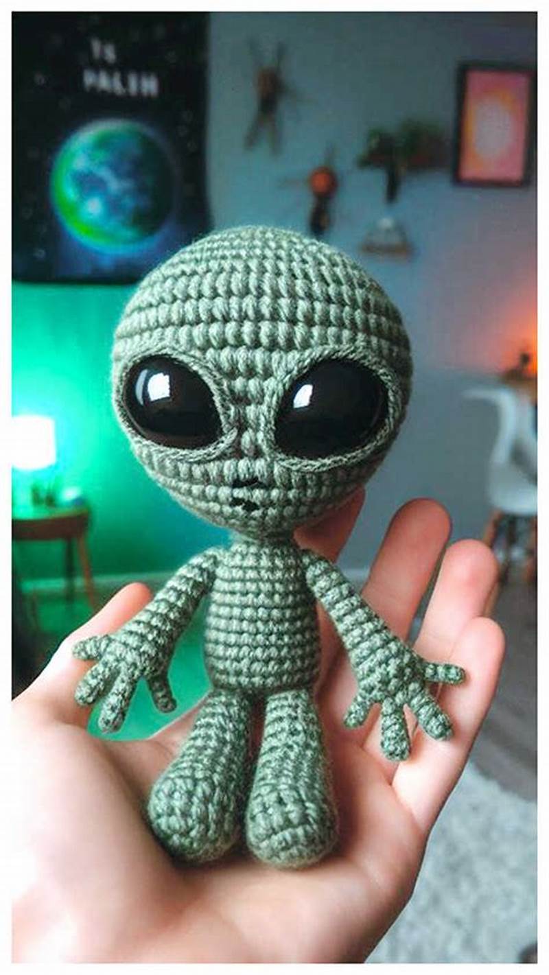 Alien Amigurumi Pattern