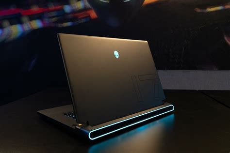 Alienware m17 R5 (AMD Advantage)