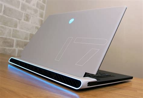 Alienware x17 R2