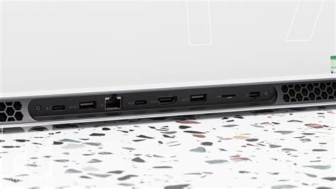 Alienware X17 webcam