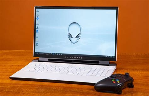 Alienware m17 R2 display