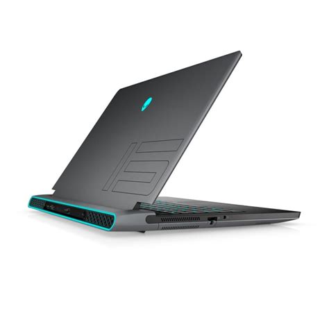 Alienware m17 R3 performance