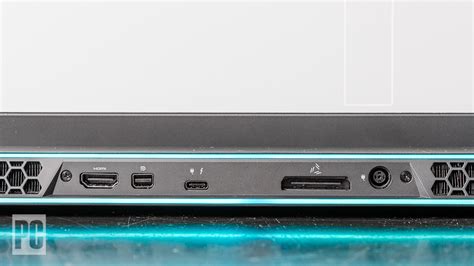 Alienware m17 R3 ports