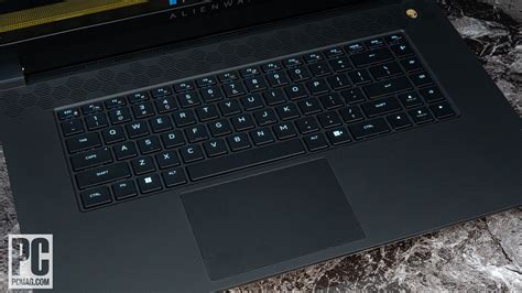 Alienware m17 R5 keyboard and touchpad