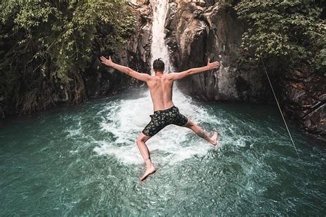 Aling Aling Waterfall Jumping