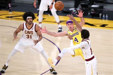 Alternative options for streaming Lakers games