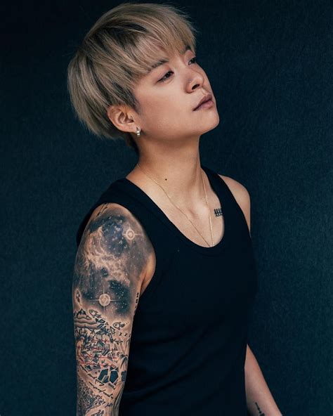 Pin de Jia Ni em F [x] AMBER Amber liu, Amber, Âmbar