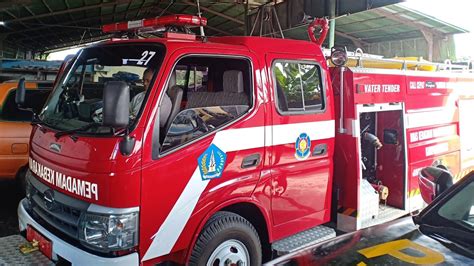 Ambulans dan Mobil Pemadam Kebakaran Membunyikan Sirine: Kelebihan dan Kekurangan