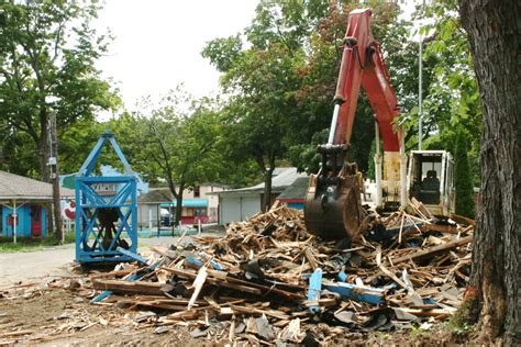 Unearthing Hidden Gems: Discovering Delightful Antiques on American Pickers' Bushkill Park Episode