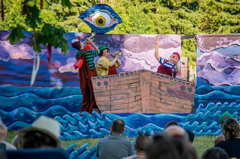 Amouranth's Puppet Show A Performance of Deception