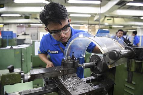 Ancaman perusahaan manufaktur di Indonesia