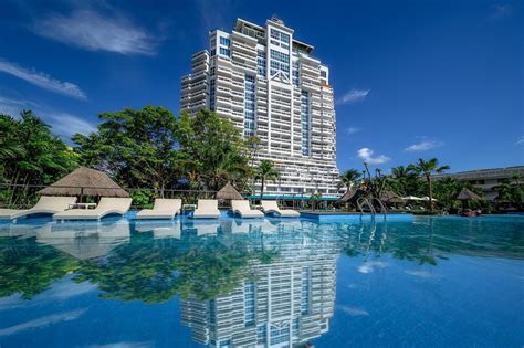 Andaman Beach Suites Hotel Phuket Exterior