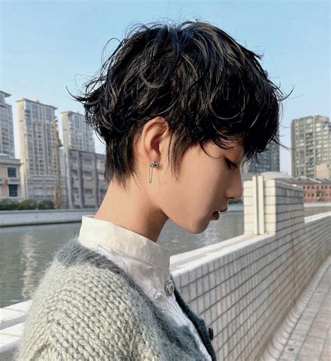 Androgynous Haircuts For Guys
