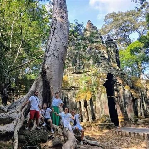 Angkor Wat Small Group Tour