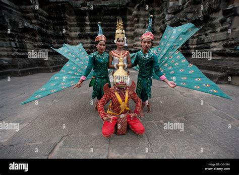 Angkor photography pose