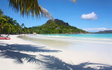 Anse Volbert Praslin beach