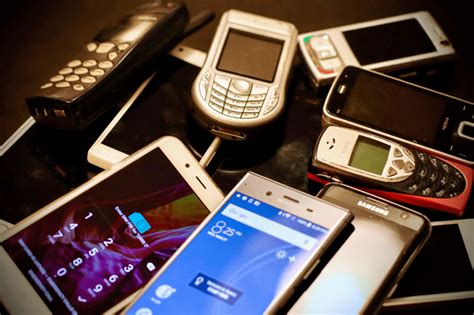 Apa Manfaat Dari Penemuan Telepon Genggam Pada Bidang Sosial Budaya