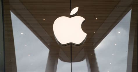 Apple Fights Back: Company's Bid to Halt Court-Ordered App Draws Attention