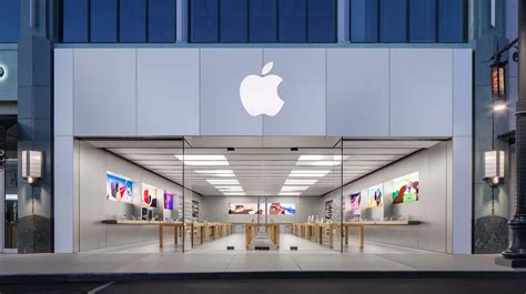 Apple Store Town Square