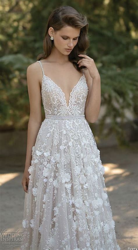Breathtaking Applique Wedding Dresses for a Timeless and Elegant Look