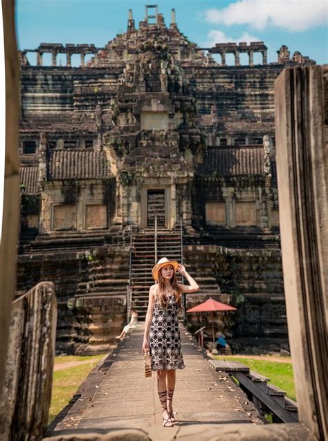 Example of appropriate attire for visiting Angkor Wat