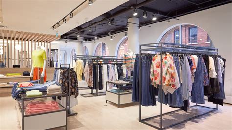 Appropriate clothing Toronto